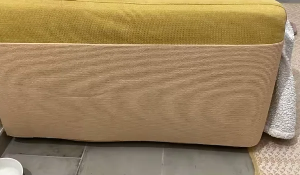 Rascador color crema para sofá de gato